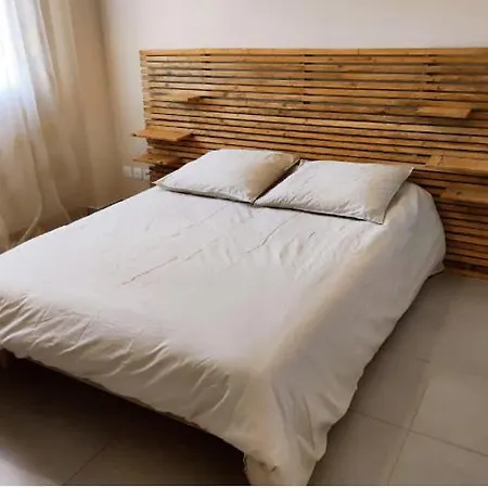 Au Pied Du Pic St Loup